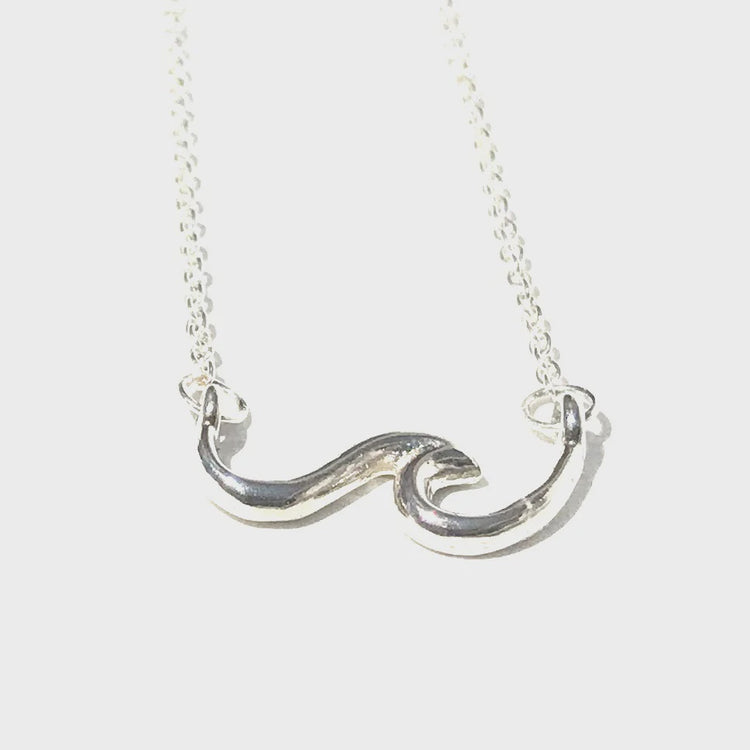 Single Wave Necklace